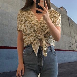 Pretty yellow/floral top